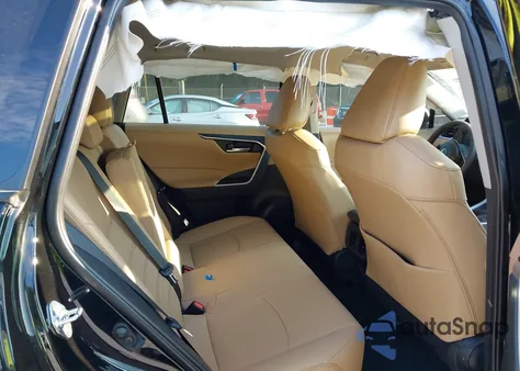 2024 Toyota Rav4 Xle Premium z USA, uszkodzony, nr VIN 2T3C1RFV4RW316480